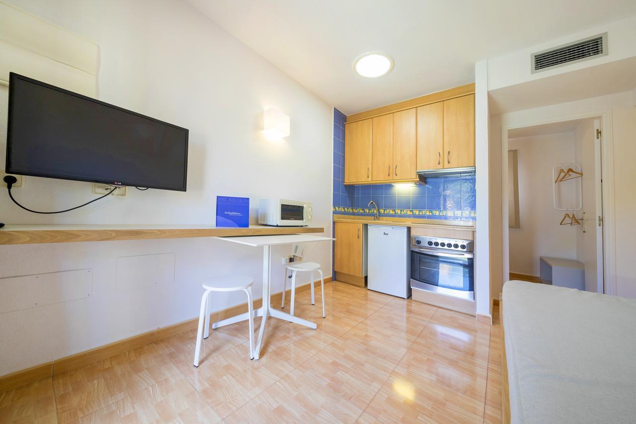 Ses Eufabietes Apartments & Restaurant プラヤ・ミジョーン エクステリア 写真